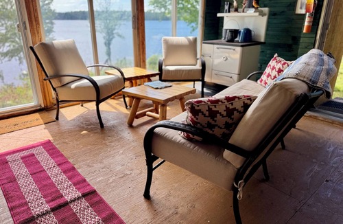 Cochrane Cottage | Tweedwood | Lakefront Log Cabin | Off-Grid Boreal Retreat | Fire Pit & Dock