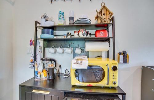 Tyler Apartment | ‘Tweet Suite’ - Studio Getaway 7 Mi to Dtwn Tyler