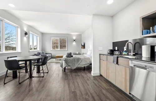 Bella Vista Apartment | Tweety Bird - MTB Oasis