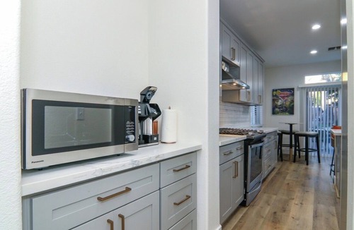 Lincoln House | Twelve Bridges Getaway