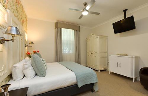 Beechworth Hotel | Twelve on Albert