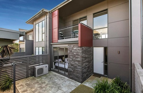 Torquay House | Twenty Five Coast