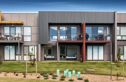 Torquay House | Twenty Five Coast