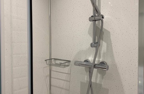 St. Margarets and North Twickenham House | Twickenham Guest House