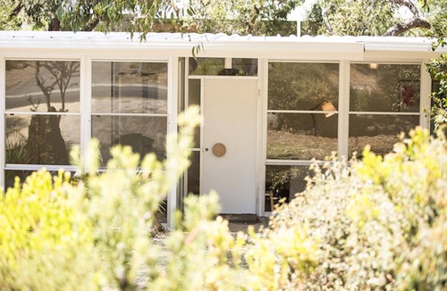 Anglesea House | Twiggy, Anglesea - Renovated 1960's gem