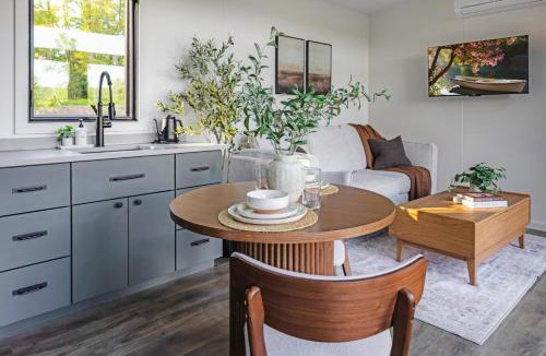 Shippenville House | Twilight Haven - Hot Tub