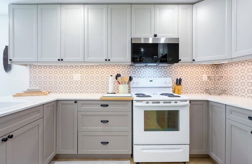 Kincardine Cottage | Twilight Haven, Short walk to Lake Huron