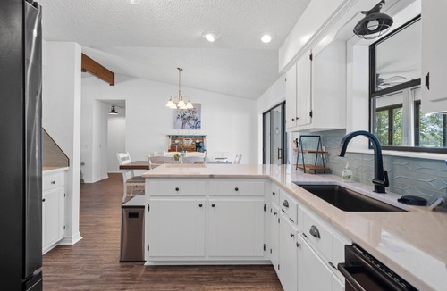 Horseshoe Bend House | Twilight Lodge on Diamond Lake - Waterfront Home