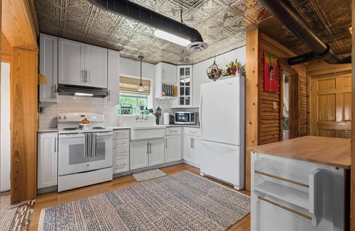 Fredericksburg House | Twilight Ranch- 6 acre ranch w/2tiny homes & cabin
