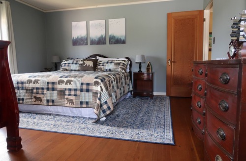 St. Helens House | Twilight Swan House.