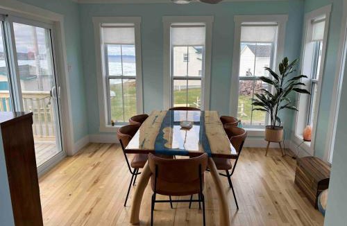 Crow Head Villa | Twillingate Retreat