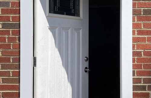 Silver Spring House | TWIN BED - PILLOW - SHOWER - FRIDGE - MW - 62.
