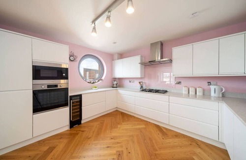 Dundee Apartment | Twin Bridges - Quayside Penthouse