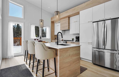 Riviere-Rouge Ski Chalet | Twin Cottages by the River - Corpo & Events