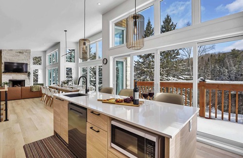Riviere-Rouge Ski Chalet | Twin Cottages by the River - Corpo & Events