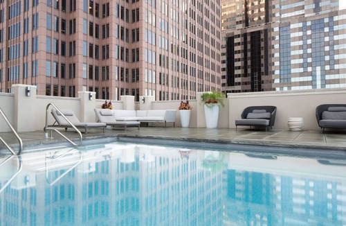 Logan Square House | Twin Double Studio, The Windsor Suites, 2 Family Rooms, Near Rittenhouse Square