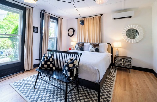 Woodstock Hotel | Twin Gables of Woodstock