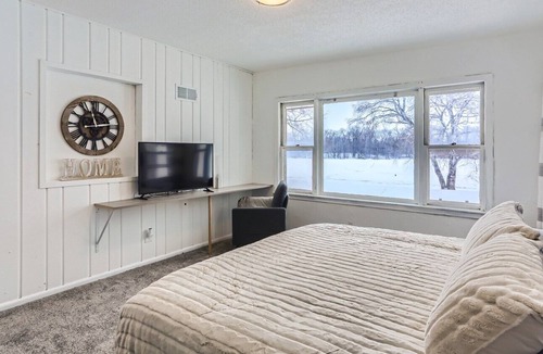 Crystal House | Twin Lake House