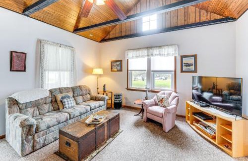 Twin Lakes House | Twin Lakes Cottage: Walk to Elizabeth Lake!
