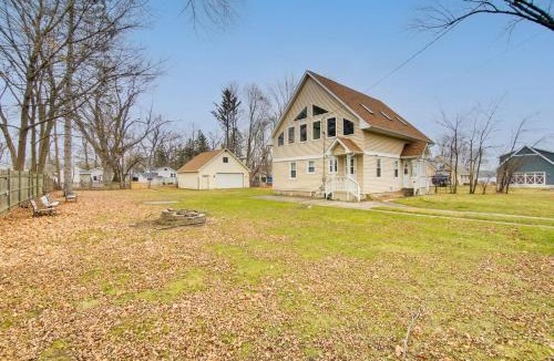 Twin Lakes House | Twin Lakes Home - Walk to Lake Elizabeth!