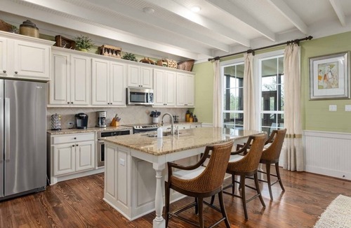San Marcos House | Twin Oaks Estate - Ultimate Retreat for Large Groups w/Heated Pool & Pickleball