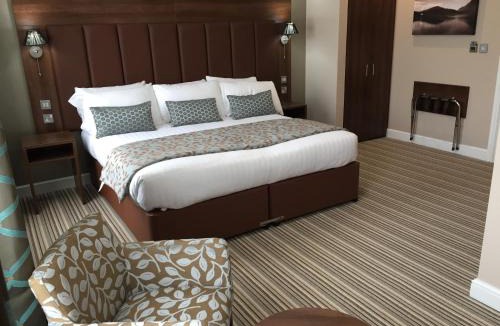 Palterton Hotel | Twin Oaks Hotel