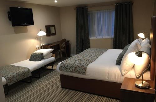 Palterton Hotel | Twin Oaks Hotel