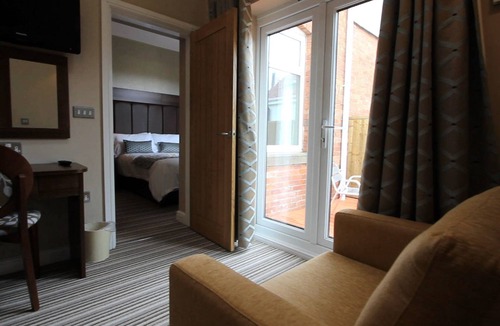 Palterton Hotel | Twin Oaks Hotel