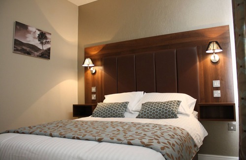 Palterton Hotel | Twin Oaks Hotel