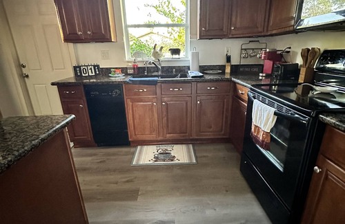 Allen Park Cottage | Twin Palm Cottage