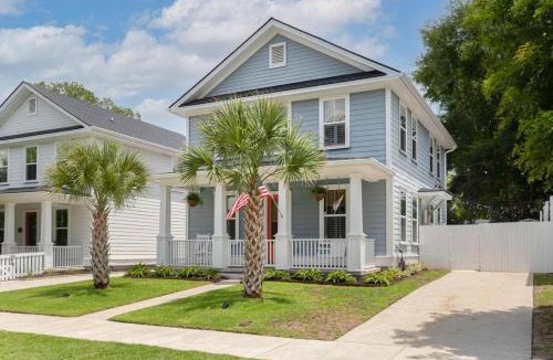 Mount Pleasant House | Twin Palms Beach Old Village 5-Min to Dwntw