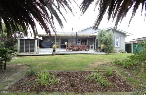 Waikanae House | Twin Palms