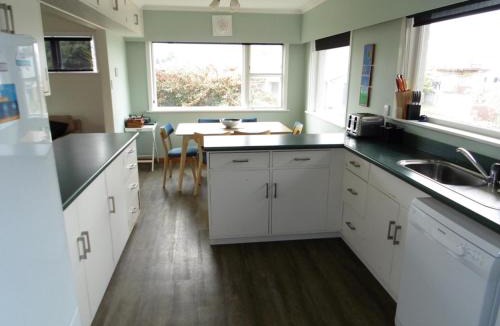 Waikanae House | Twin Palms