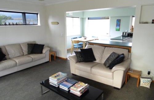 Waikanae House | Twin Palms