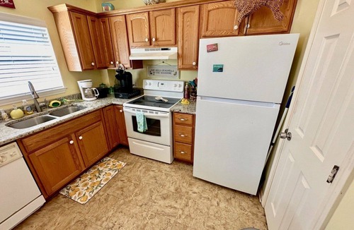 Port O Connor House | Twin Palms (Pet Friendly+$)