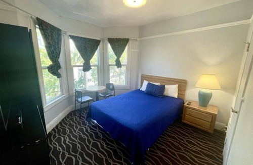 Duboce Triangle Hotel | Twin Peaks Hotel