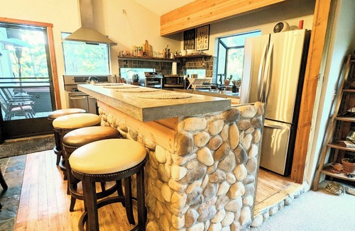 Twin Peaks Cabin | Twin Peaks Lake Arrowhead - Jacuzzi + Sleeps 10