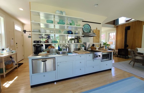 Bayville House | Twin Ponds Waterfront Guest house