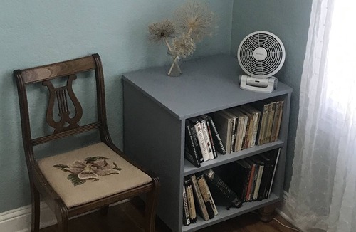 Keizer House | Twin Room in Keizer, Oregon.