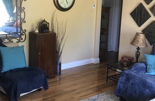 Keizer House | Twin Room in Keizer, Oregon.