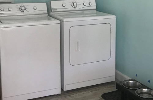 Keizer House | Twin Room in Keizer, Oregon.