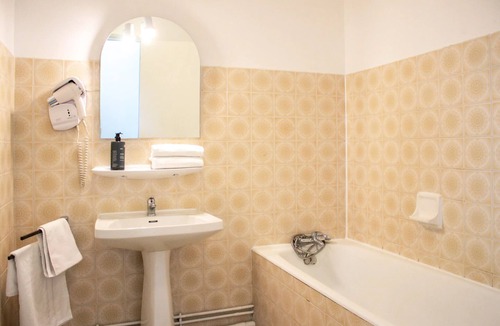 Capvern Apartment | Twin room with breakfast