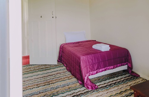 Capertee Hotel | Twin Room With Shared Bathroom