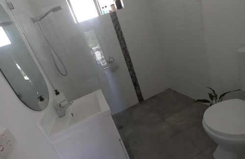 Pioneer Bay House | Twin Set 2 bedroom Cottage