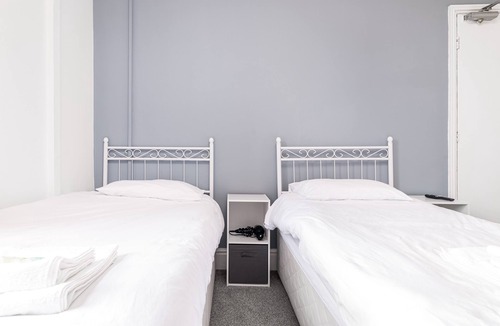 West Cliff Hotel | Twin Single Beds, Private Bathroom