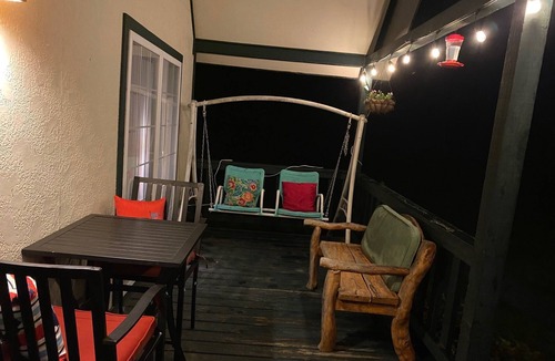 West Siloam Springs Cabin | Twin Springs Ranch Guest Cabin