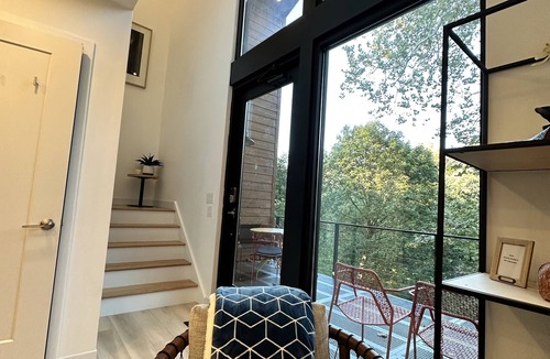 Lancaster Cottage | Twin Sycamore River Cottage, “Sunshine”