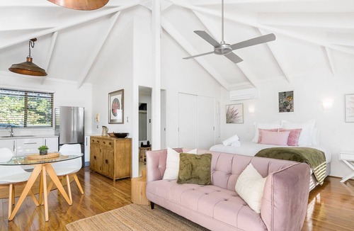 Bangalow House | Twin Tallows - secluded couples retreat