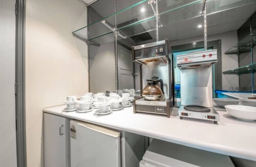 Greenwich Hotel | Twin Towers Inn