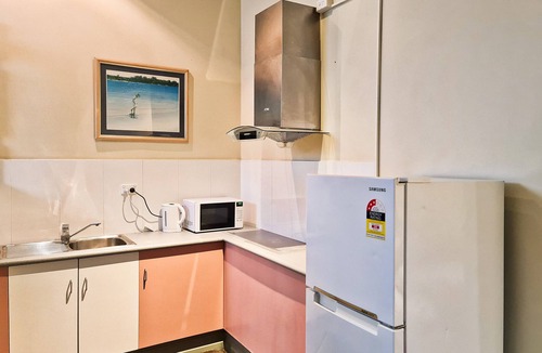 Greenwich Hotel | Twin Towers Inn